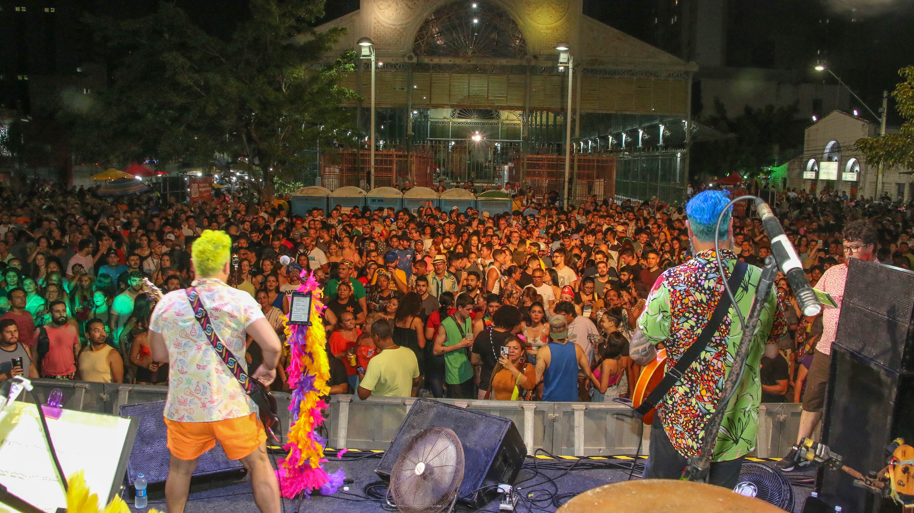 foto do público no Mercado dos Pinhões